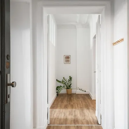 Riesiges Nahe Kudamm Sehr Schoner Altbau 123m2 Gross 12 Gaste Apartament Berlin