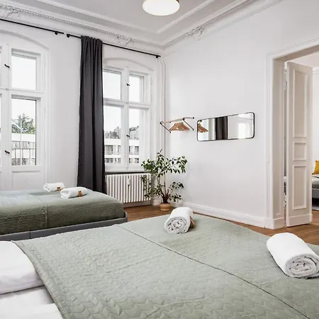 Apartament Riesiges Nahe Kudamm Sehr Schoner Altbau 123m2 Gross 12 Gaste *
