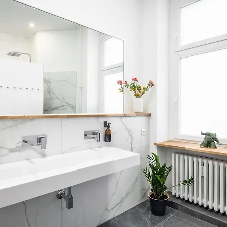 Apartament Riesiges Nahe Kudamm Sehr Schoner Altbau 123m2 Gross 12 Gaste *